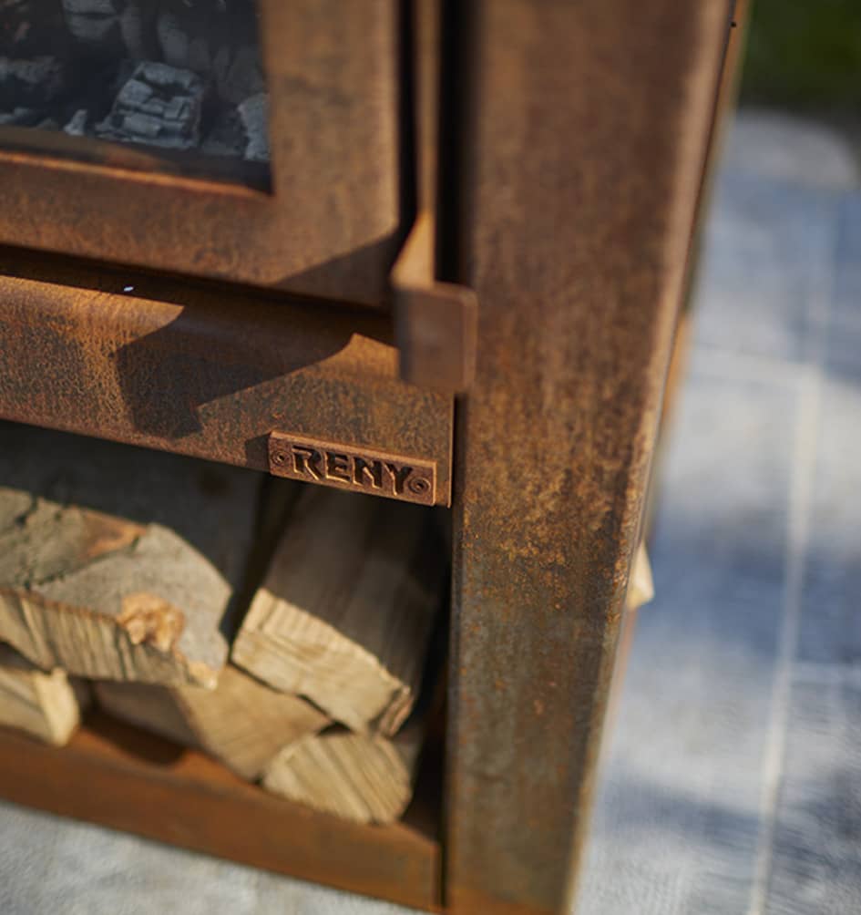 Kachel close up merk en deur hendel