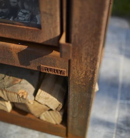 Kachel close up merk en deur hendel